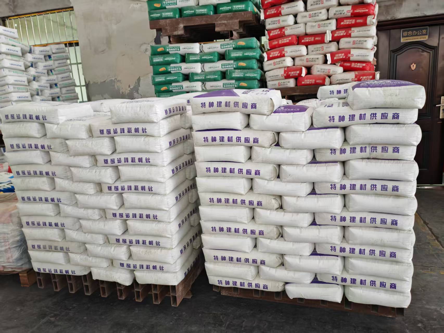 中方拱顶带模注浆料